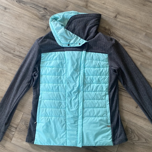Helly Hansen women’s Astra insulated jacket-EUC - Picture 2 of 8